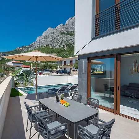 Hillson Villa *