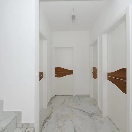 Hillson Villa *