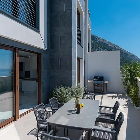 Hillson Villa