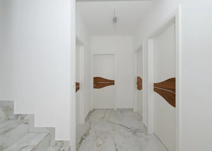 Hillson Villa *