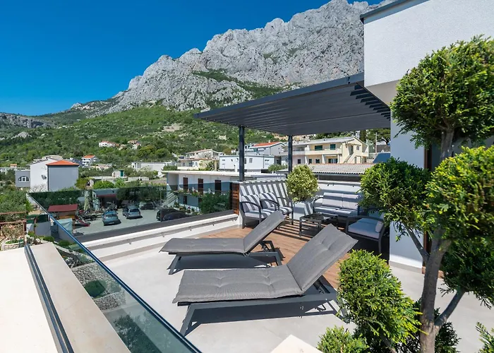 Hillson Makarska