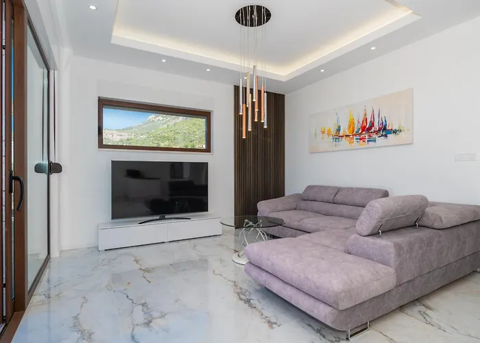 Hillson * Makarska